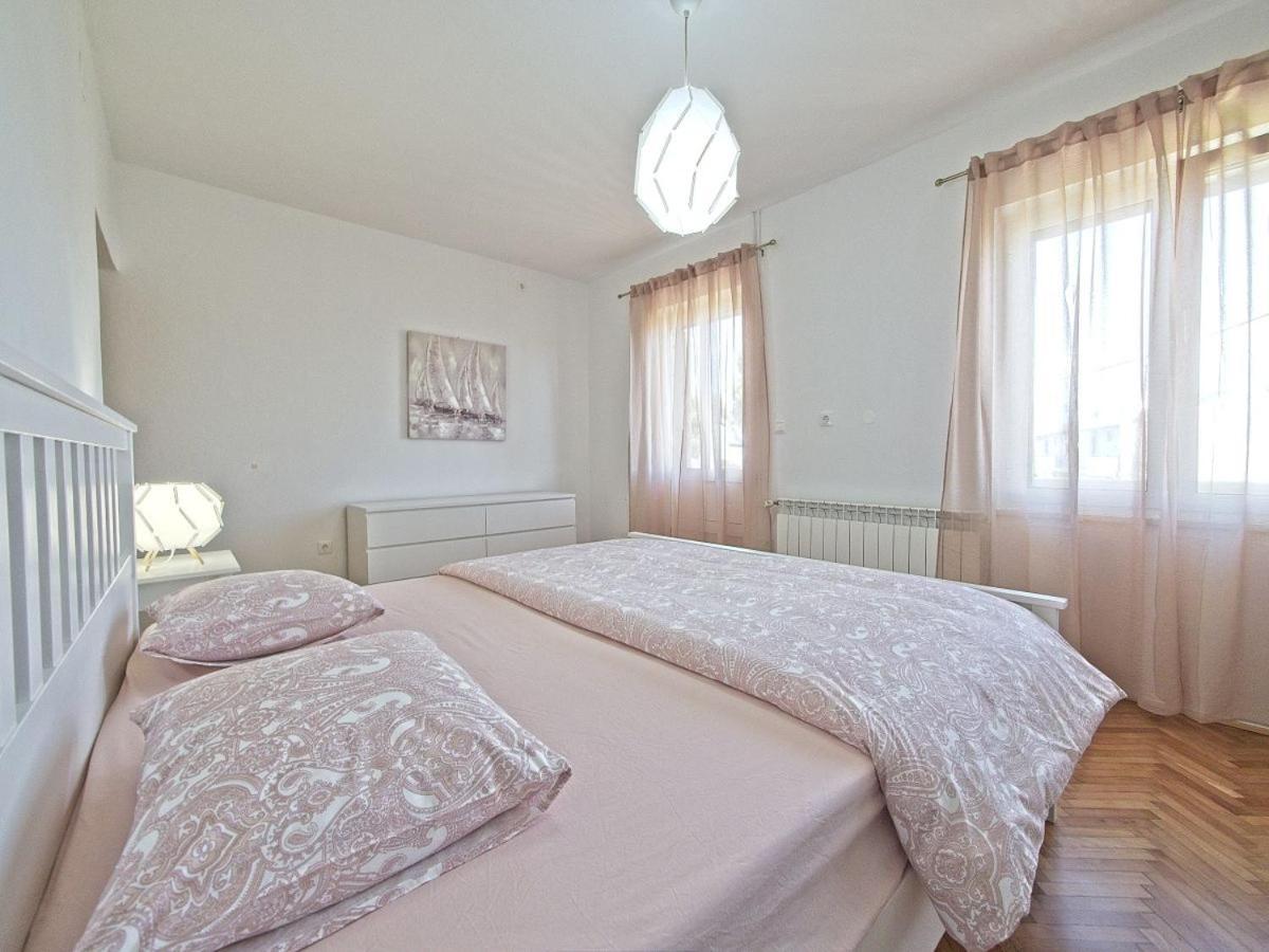 Apartman Nikica Постира Экстерьер фото